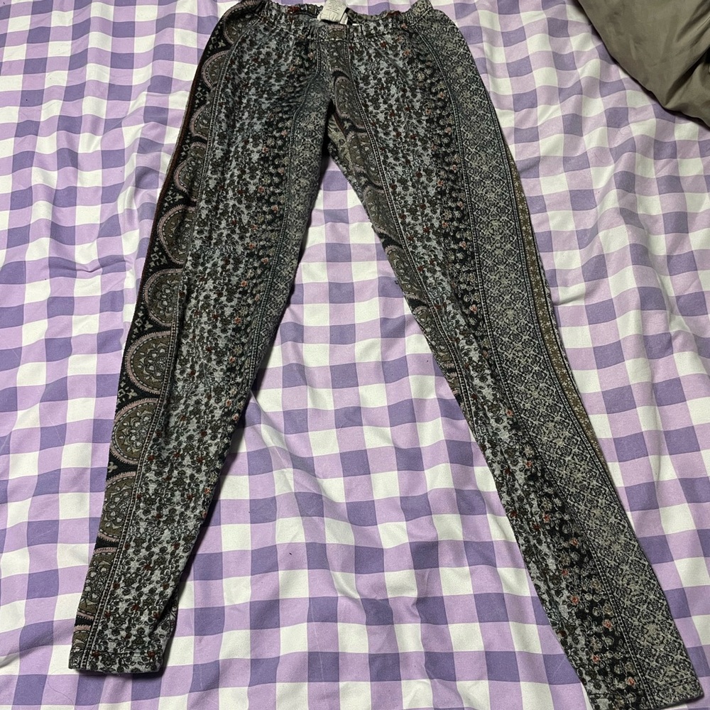 Patterned leggings